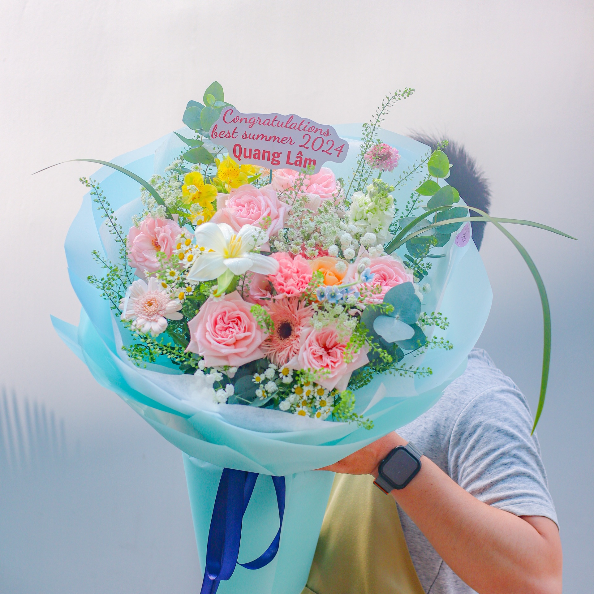 Bó hoa mix tone hồng giấy xanh